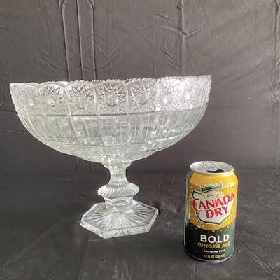 LOT#148: French Heavy Cut Glass Fruit Bowl