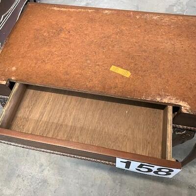 LOT#158: 2 End Tables with Drawer