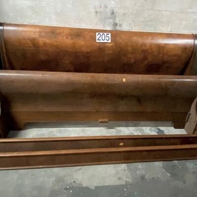 LOT#205: Henredon King Sized Bed