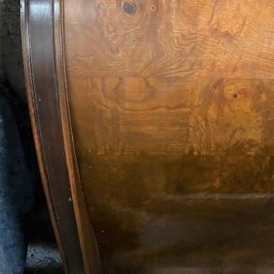 LOT#205: Henredon King Sized Bed