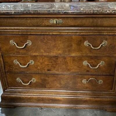 LOT#207: Matching Pair of Henredon Dressers