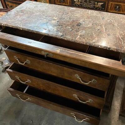LOT#207: Matching Pair of Henredon Dressers