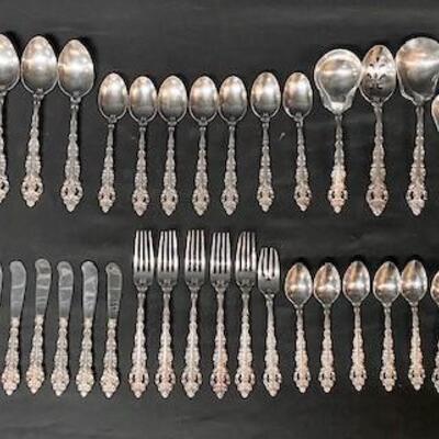 LOT#218: 40+ Piece Oneida Flatware