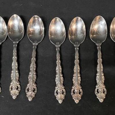 LOT#218: 40+ Piece Oneida Flatware