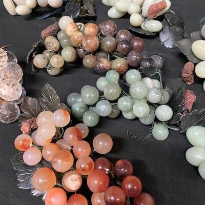 LOT#251: Jade, Alabaster & Crystal Grape Lot