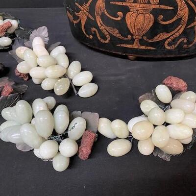 LOT#251: Jade, Alabaster & Crystal Grape Lot