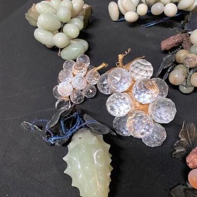 LOT#251: Jade, Alabaster & Crystal Grape Lot
