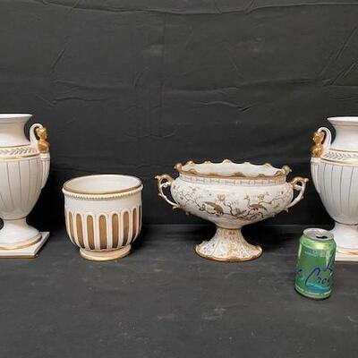 LOT#257: White & Gold Ceramic Lot