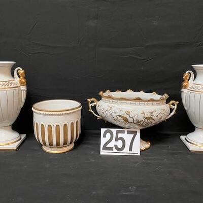 LOT#257: White & Gold Ceramic Lot