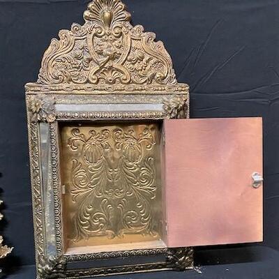 LOT#298: 2 Wall Hung Mirrors
