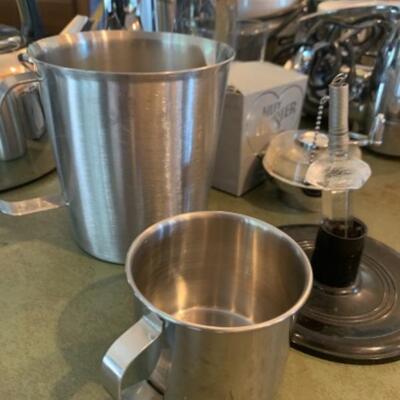 Lot 1.  Assorted small kitchen plug-in appliances---Hamilton Beach Blender, Cuisinart hand mixer, Russel HHobbsobbs tea kettle, bowls,...