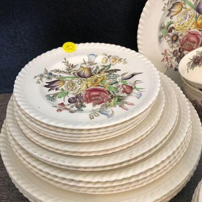 32: Windsor Ware Garden Bouquet Plates