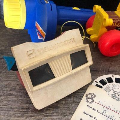 89: Vintage View Masters and Toys