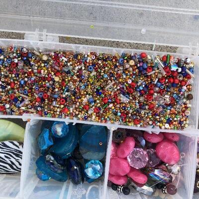100: Lot of Beads in cases