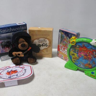 Lot 60 - Games & Toys 