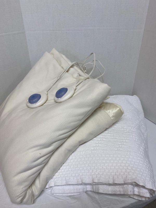 J 1122. Dual Control Perfect Fit Electric Blanket & King Blanket