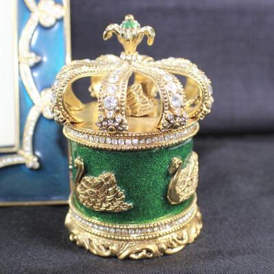 LOT#318: Wendy Reed Hand Enameled Trinket Box & Picture Frame