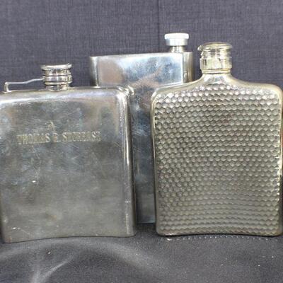LOT#324: 3 Flasks