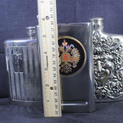 LOT#324: 3 Flasks
