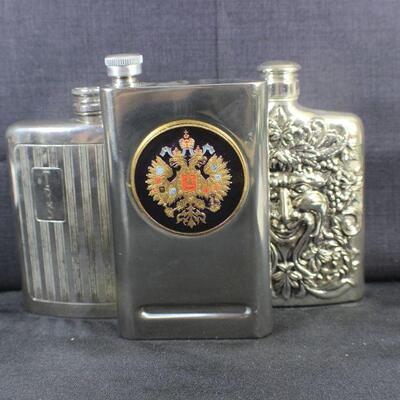 LOT#324: 3 Flasks