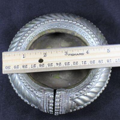 LOT#335: Arabian/Omami Slave Ankle Bracelet Bowl