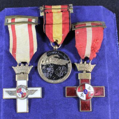 LOT#346: Spanish Civil War Medals (1930s)