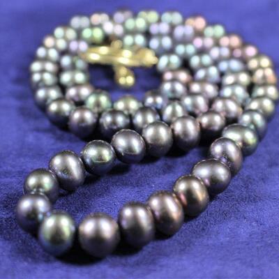 LOT#406: Tahitian Pearls with 14K Gold Toggle
