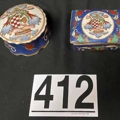 LOT#412: Believed to be Porcelain Chinese Export Covered Trinket Boxes 