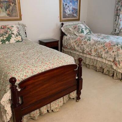 LOT 166 Pair Twin Beds Antique Mahogany Wood Frame NEW Mattresses