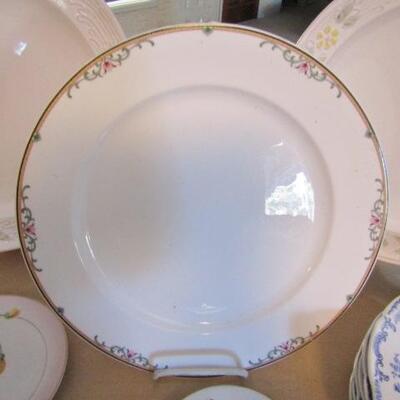 LOT 58  FINE CHINA PLATTERS, DECOR & DINNERWARE PLATES