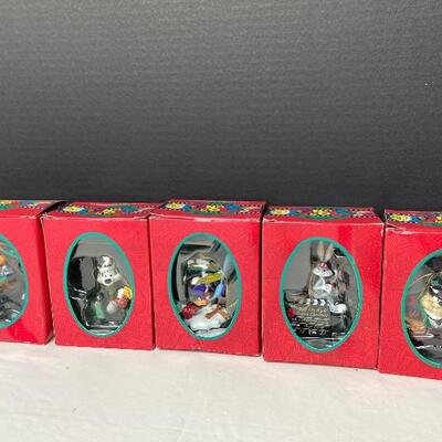 Lot #287 Looney Tunes Characters  Ornaments 