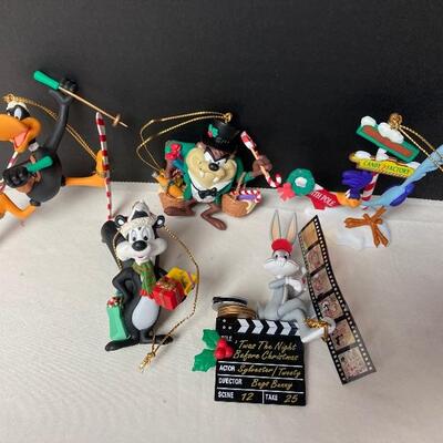 Lot #287 Looney Tunes Characters  Ornaments 