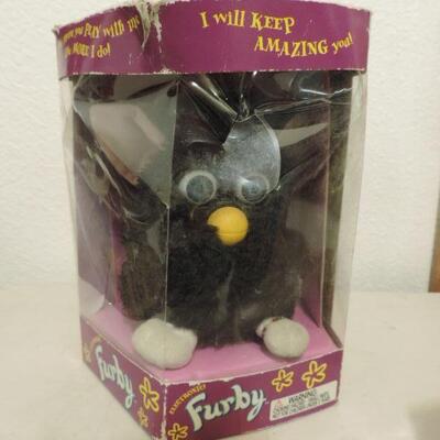 VINTAGE FURBYS