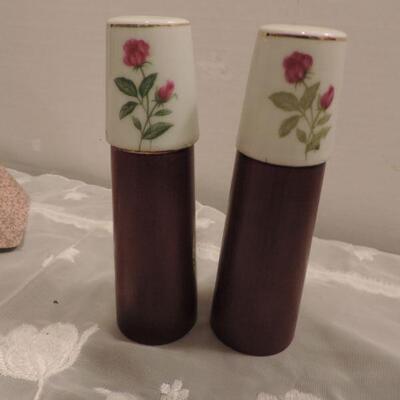 VINTAGE KITCHEN ITEMS