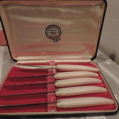 VINTAGE KITCHEN ITEMS