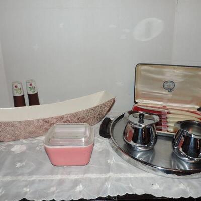 VINTAGE KITCHEN ITEMS
