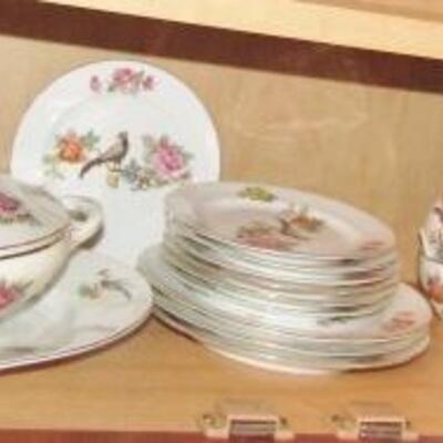 LOT 88  FINE CHINA WITH ASIAN INFLUENCE