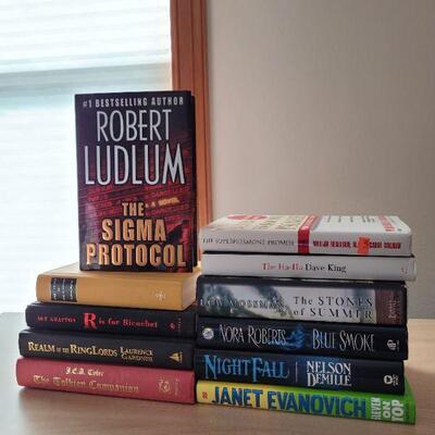 Lot #32: Assortment of (11) Hardback Books ðŸ“š 