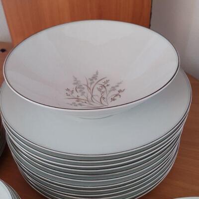 Lot #57: Vintage NORITAKE Taryn Fine China Set