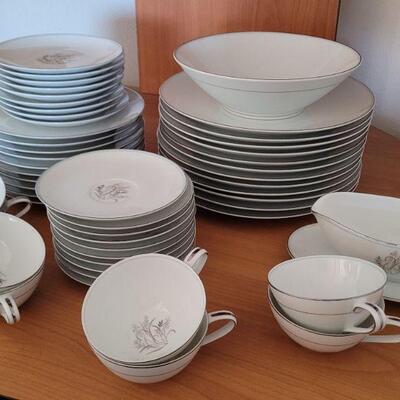 Lot #57: Vintage NORITAKE Taryn Fine China Set