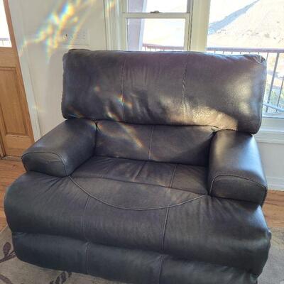 Lot #81: Durablend Leather Motorized Reclining Chair 42