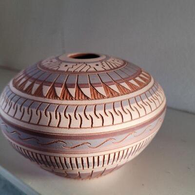 Lot #83: Vintage NAVAJO Pottery Signed by BECENTI