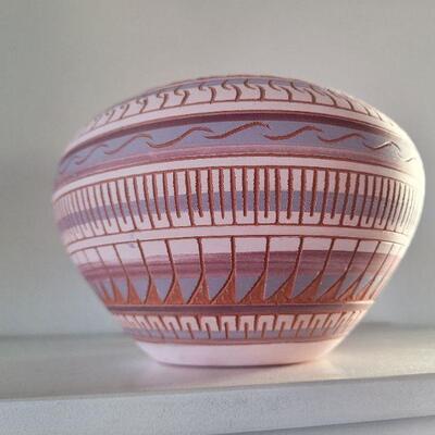 Lot #83: Vintage NAVAJO Pottery Signed by BECENTI