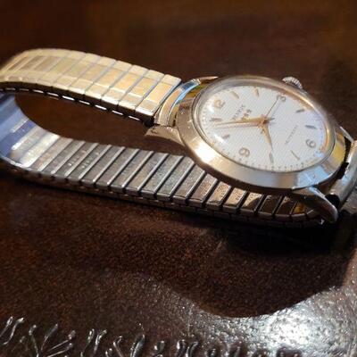 Lot #97: Vintage 36.5mm BENRUS 10K Gold Filled Self Winding Automatic Watch TESTED A+