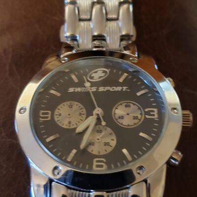 Lot 104: Swiss Sport Watch - Needs Battery
