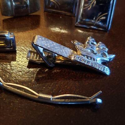 Lot 106: Vintage Mens Cufflinks and Tiebars