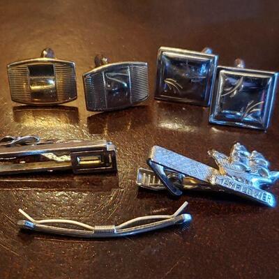 Lot 106: Vintage Mens Cufflinks and Tiebars