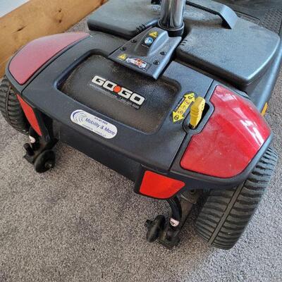 Lot #126: PRIDE GO GO Mobility Scooter w/ Charger TESTED A+