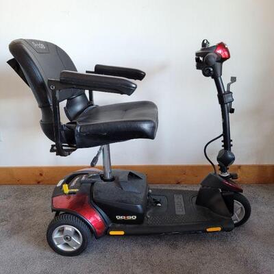Lot #126: PRIDE GO GO Mobility Scooter w/ Charger TESTED A+