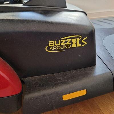 Lot #135: GOLDEN BUZZ AROUND XL Mobility Scooter w/ charger TESTED A+